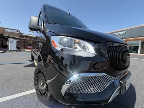 Close-up of the executive van's Maybach-style grille